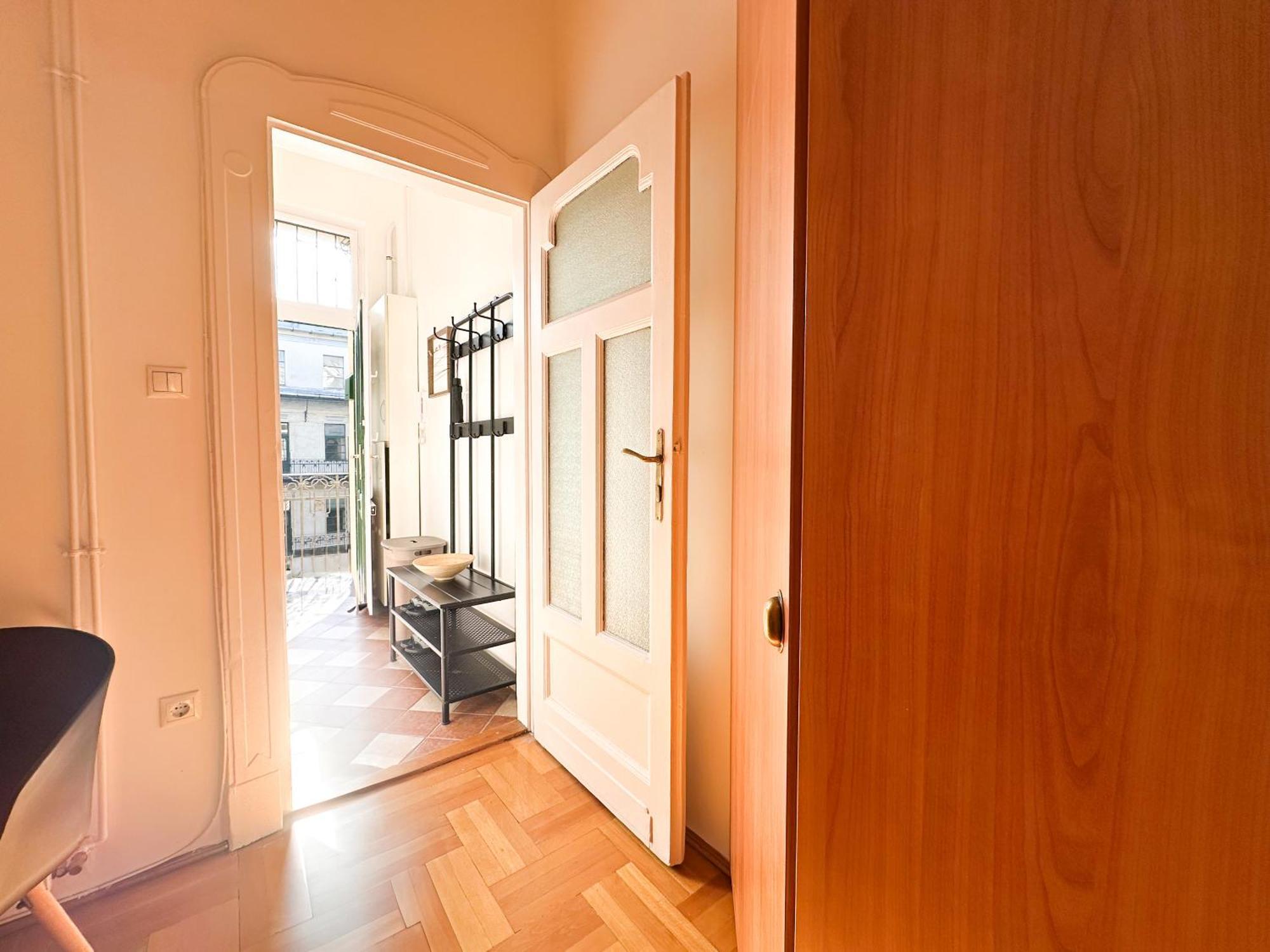 Kiraly Levente - Center Location Ac * Boedapest